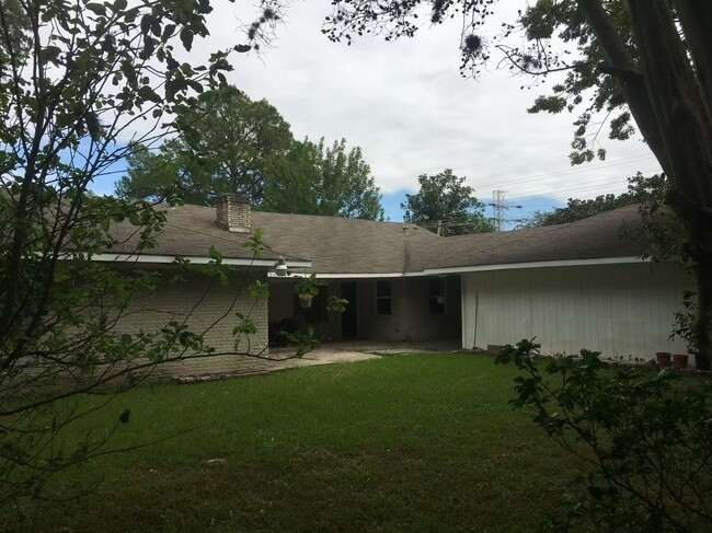 Building Photo - 9218 Greenwillow Dr