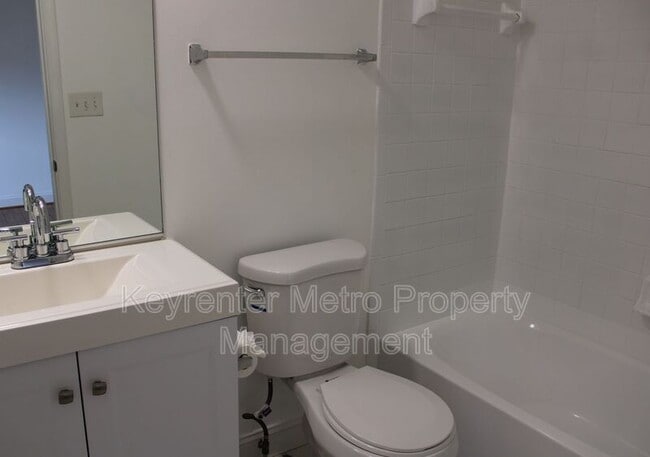 Building Photo - 13800 Fareham Ln