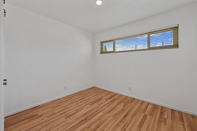 Building Photo - 3923 W 178th St