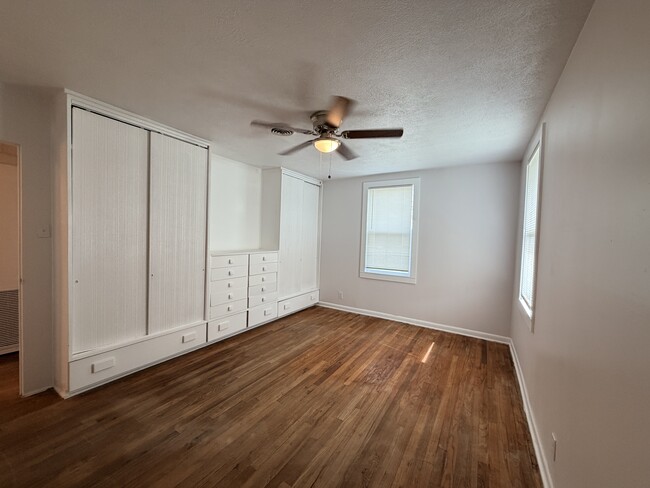 Building Photo - 3918 Harris Dr