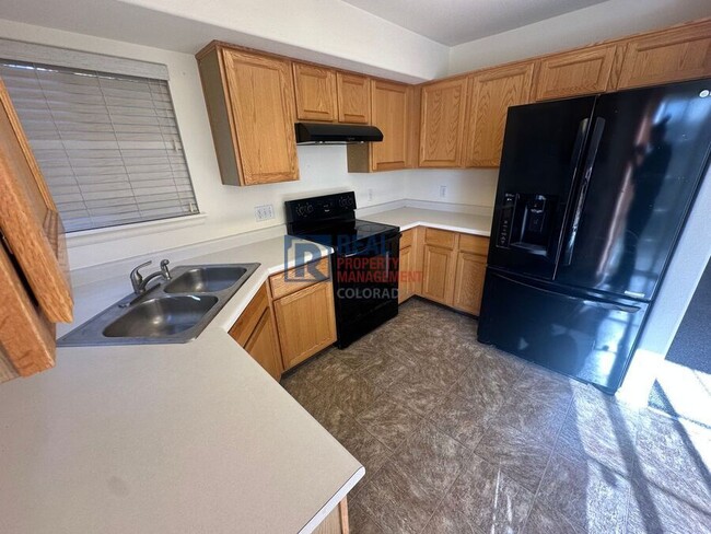 Building Photo - 1381 S Cathay Ct