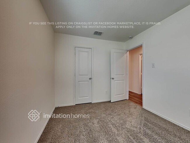 Building Photo - 2925 Greenhorn Ave