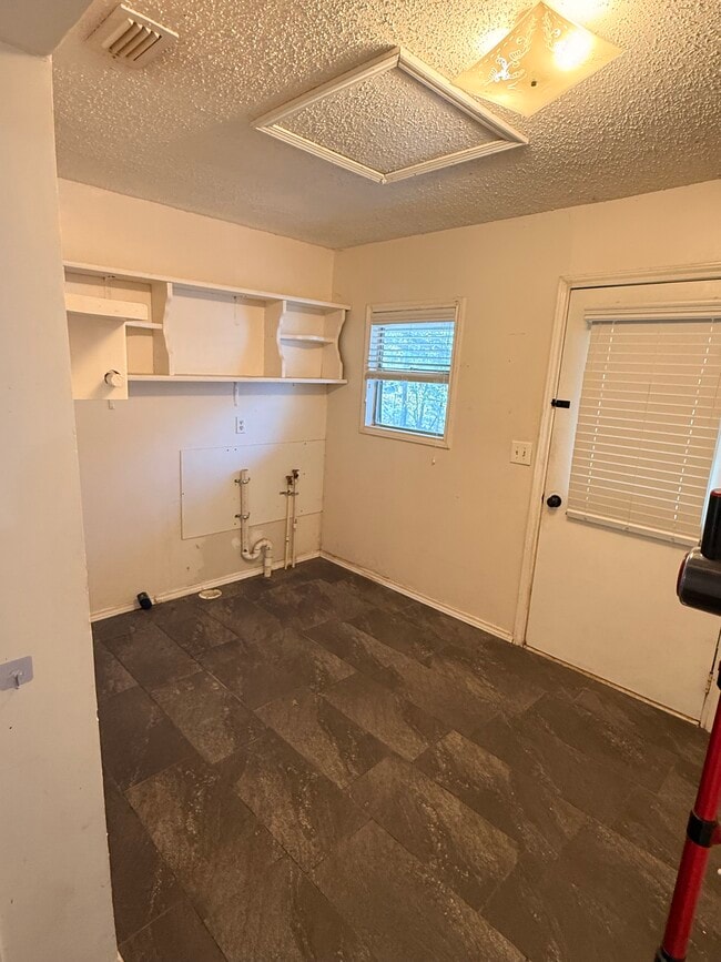 Building Photo - 1111 S Interurban St