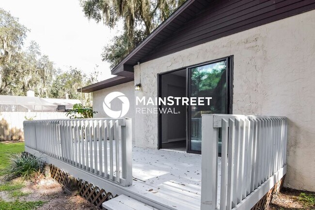 Building Photo - 5 Bedroom Pet-Friendly Home in Brandon, FL with Main Street Renewal