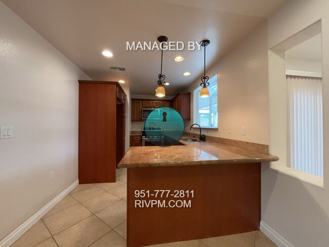 Building Photo - Charming 3-Bedroom Pool Home for Rent in R...