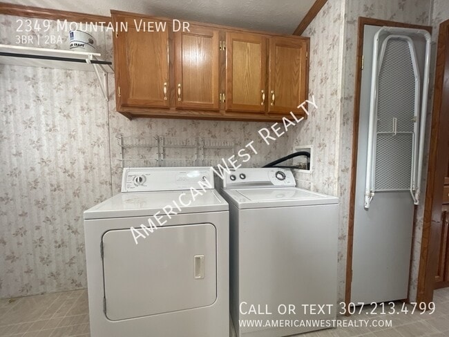 Building Photo - 2349 Mountain View Dr