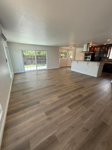 Building Photo - Beautifully Renovated 5-Bedroom Home | Spa...