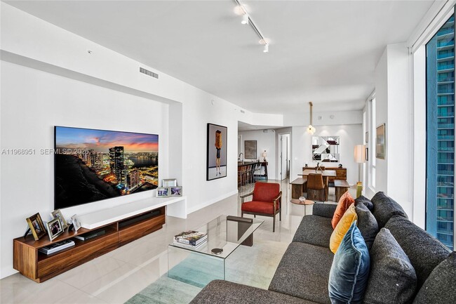 Building Photo - 601 NE 27th St