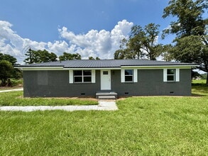 Building Photo - Available now FOR RENT in Dothan, AL!!