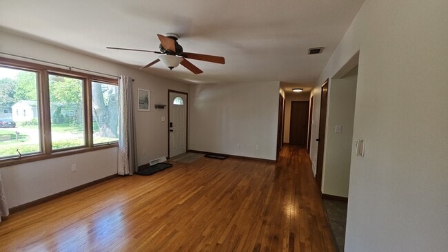 Building Photo - 707-713 13th Ave