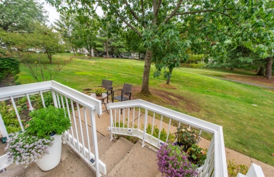 Building Photo - 34 Fieldstone Rd
