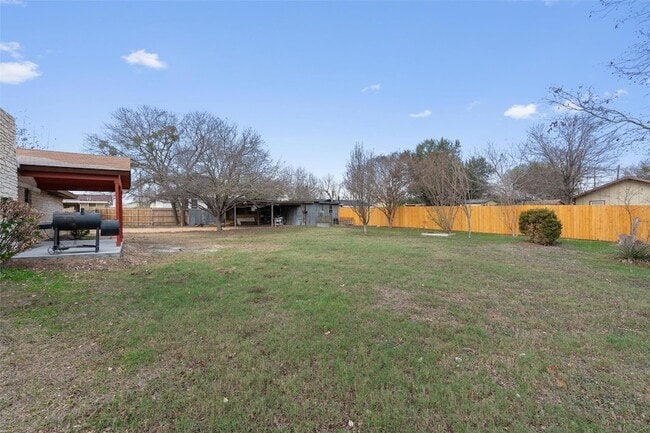 Building Photo - 209 E Rector St