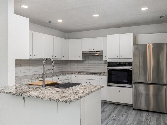 Building Photo - 148 Discovery Ln