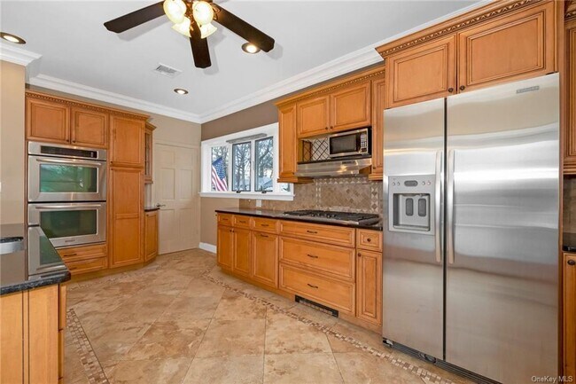 Building Photo - 60 Highview Ave