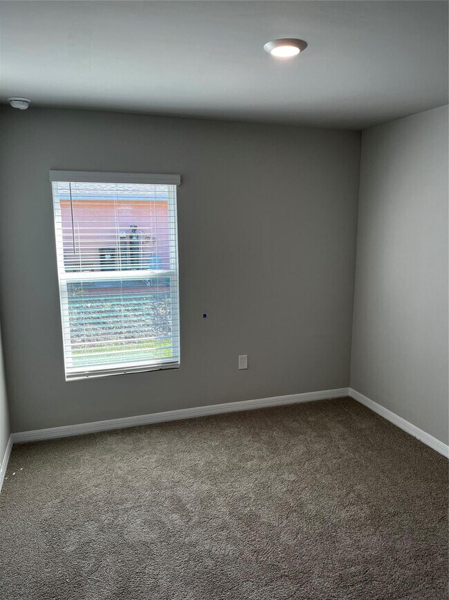 Building Photo - 2807 34th St W