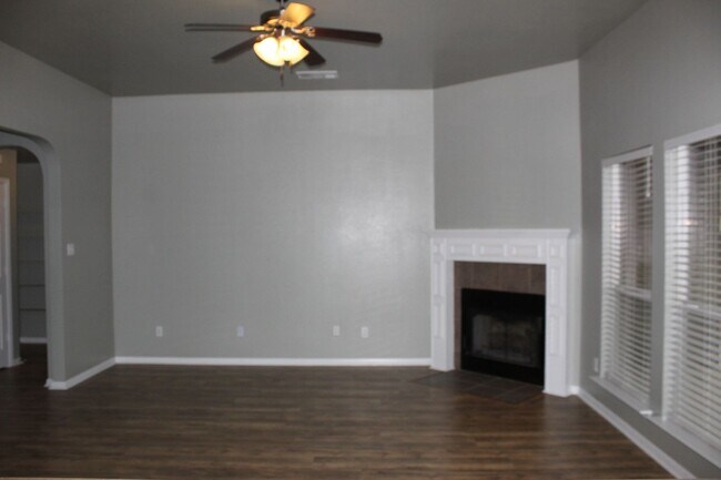 Building Photo - 4 BEDROOM, BELTON ISD, COMMUNITY POOL