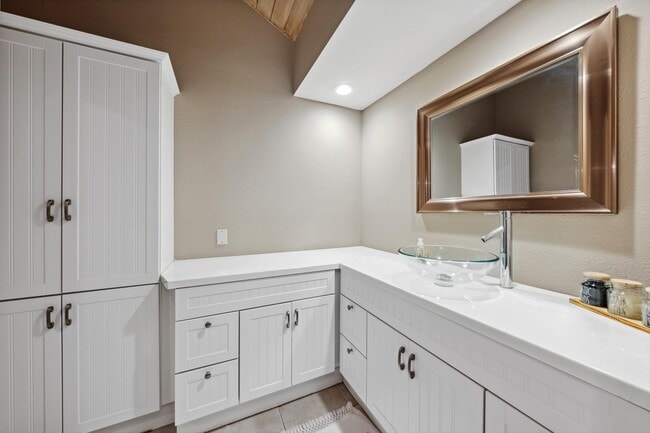 Building Photo - 343 Forest Hills Dr