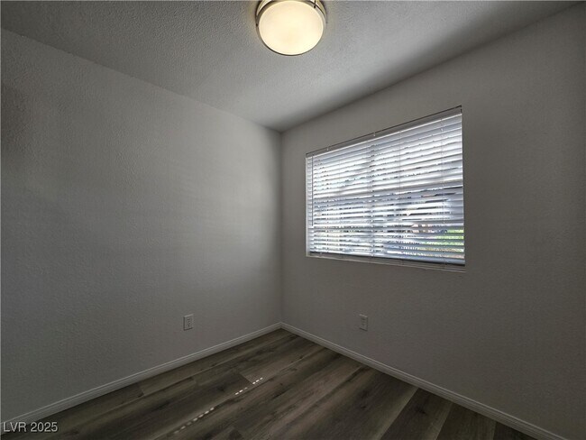 Building Photo - 2742 Alicialynn Way