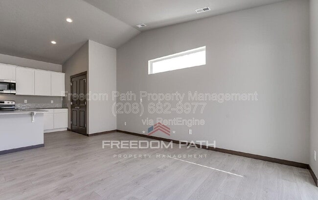 Building Photo - 176 Inkwood St