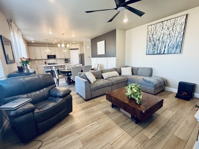 Building Photo - 3915 Red Valley Cir