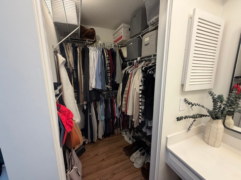 Building Photo - 2757 Von Thuringer Ct