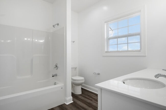 Building Photo - 455 Skylar Dr