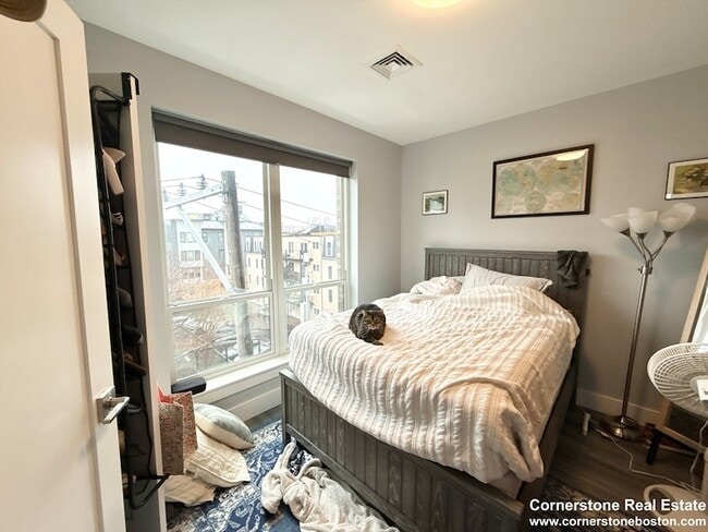 Building Photo - 55 W Fifth St