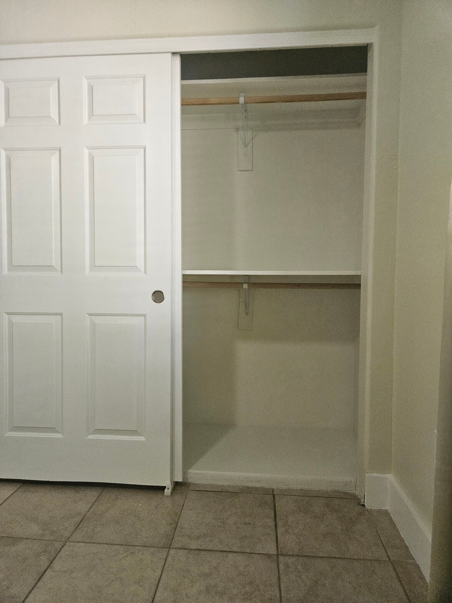 Building Photo - 9628 N 13th St