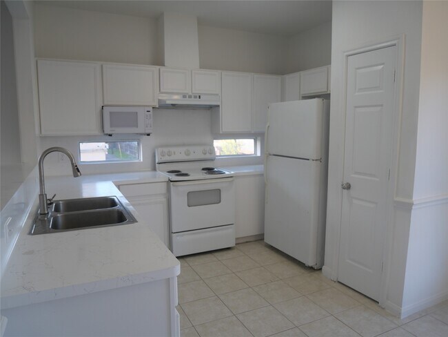 Building Photo - 6289 Wilcrest Dr