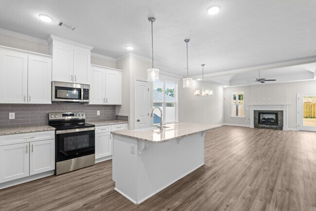 Building Photo - 8132-8132 Snelling Dr