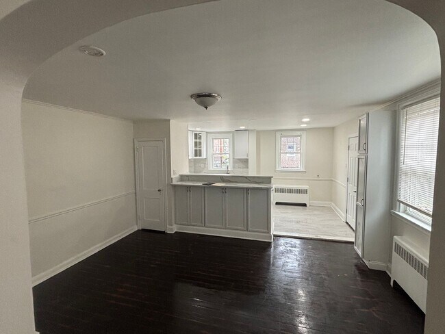 Building Photo - 1123 Gilham St