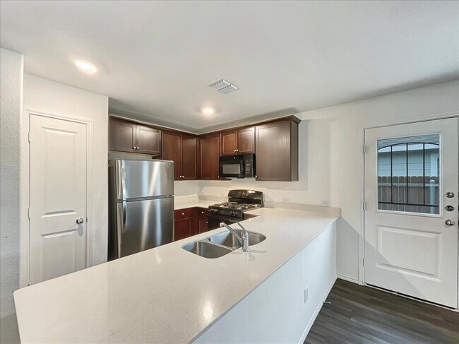 Building Photo - 7509 Jackrabbit Ave