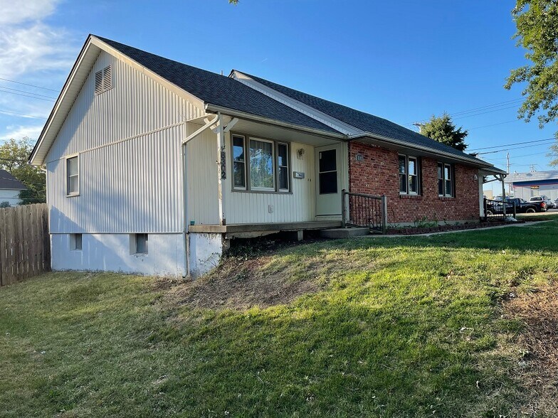 Building Photo - 8302 Travis Ln