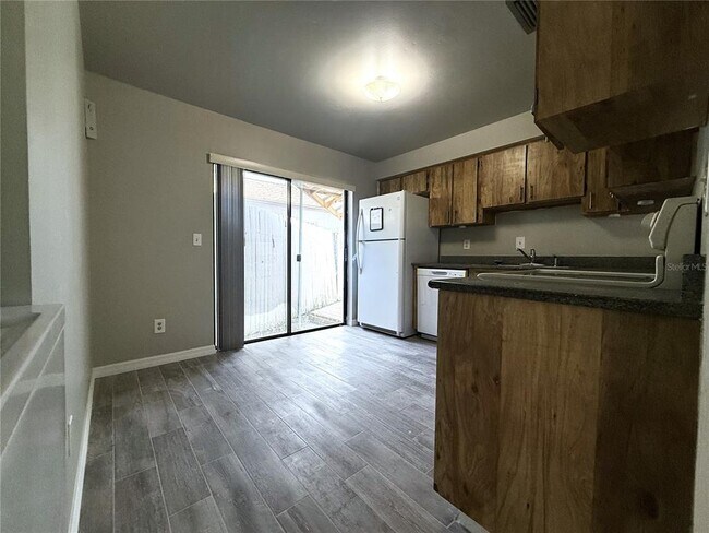 Building Photo - 5006 Parkhill Dr