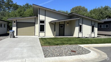 Building Photo - Senior Living Community (55+) - Built In 2...