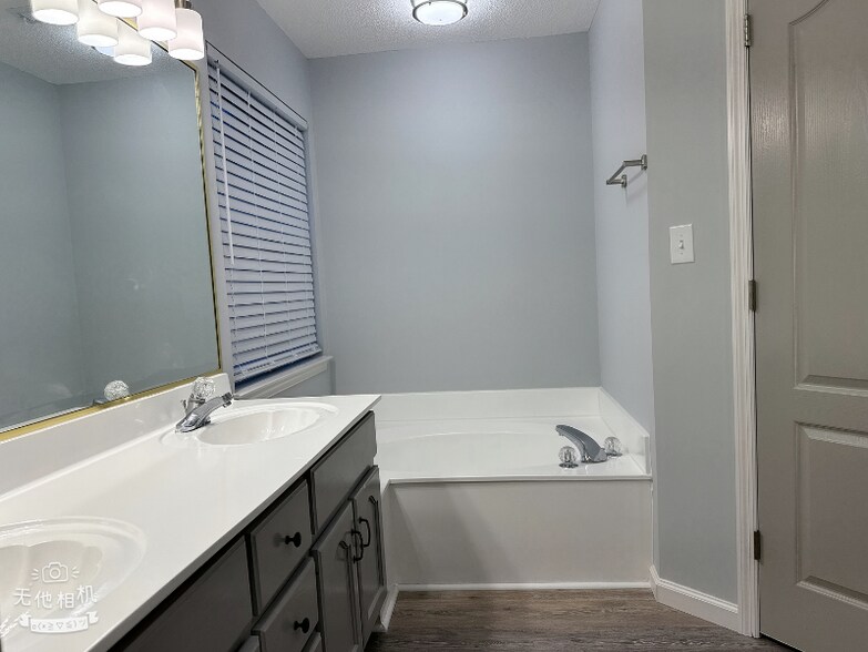 Building Photo - 100 Patra Dr