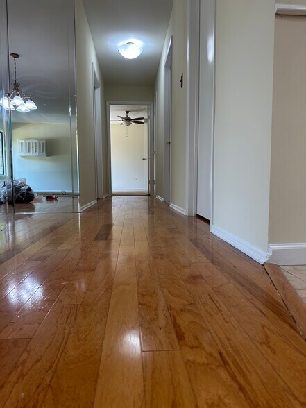 Building Photo - 167 Amberly Dr