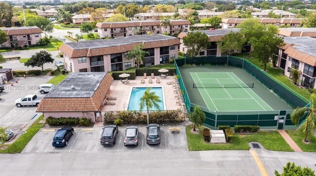 Building Photo - 10541 NW 10th St