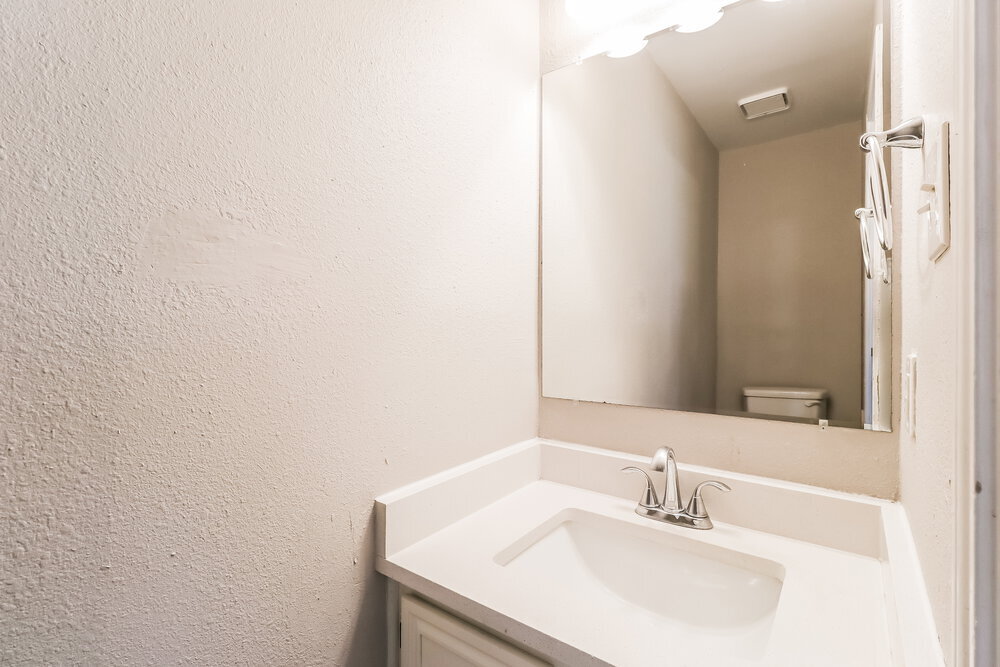 Building Photo - 4717 Fallenash Dr