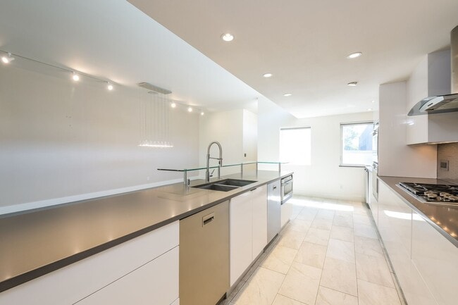 Building Photo - Luxury Living in Lo-Hi with Private 2 Car Garage and Rooftop Patio