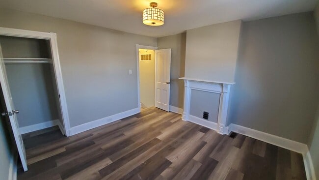 Building Photo - 315 W 30th St