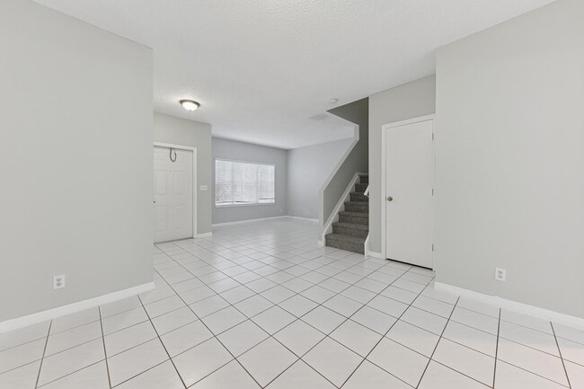 Building Photo - 6007 Red Plum Ct