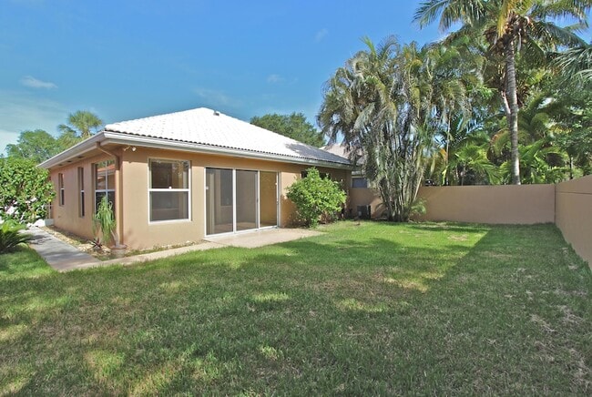 Building Photo - 200 S Hampton Dr