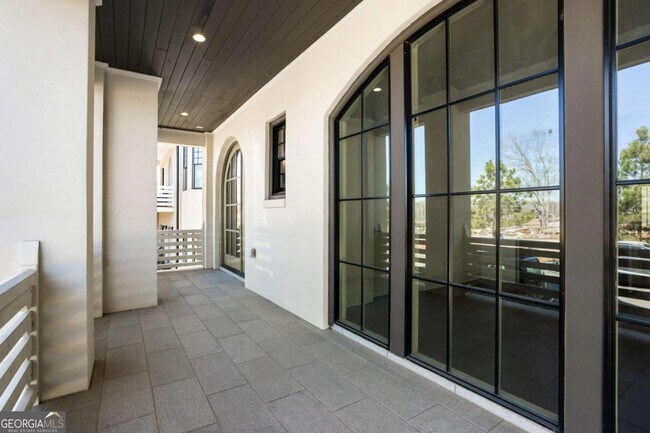 Building Photo - 160 4th St