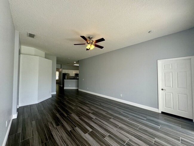 Building Photo - 11056 Dawnview Ln