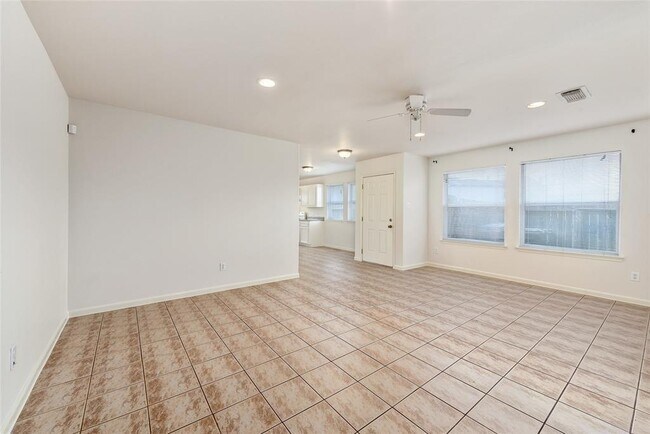 Building Photo - 12133 Stone E Dr