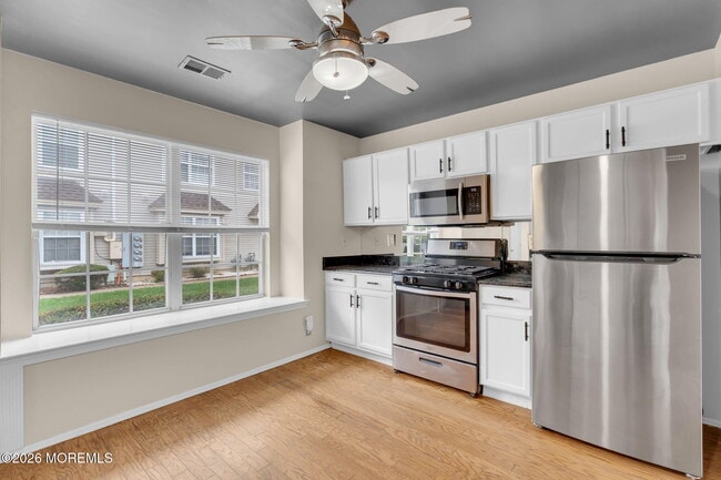 Building Photo - 63 Dover Ct