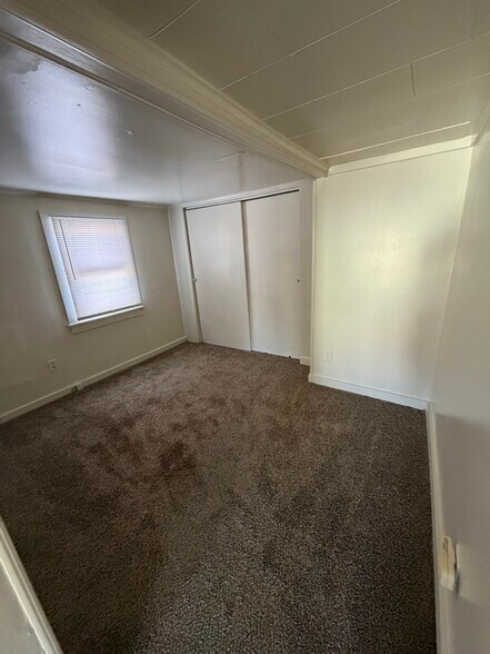 Building Photo - 279 Main St