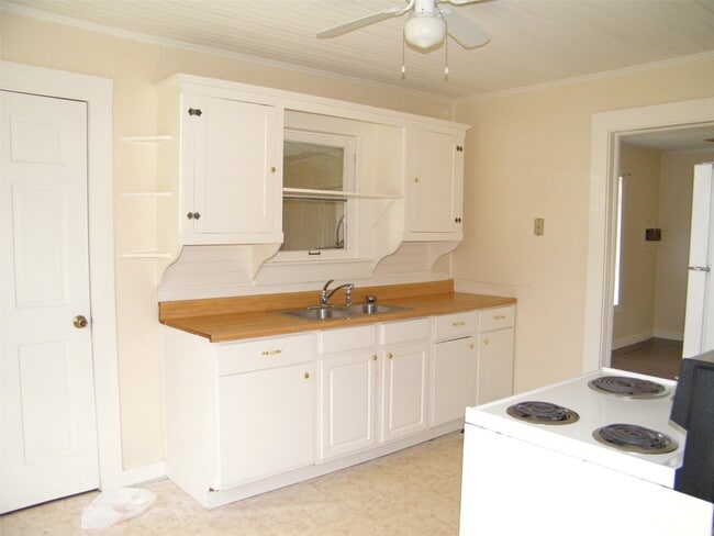 Building Photo - 13679 Wigginsville Rd