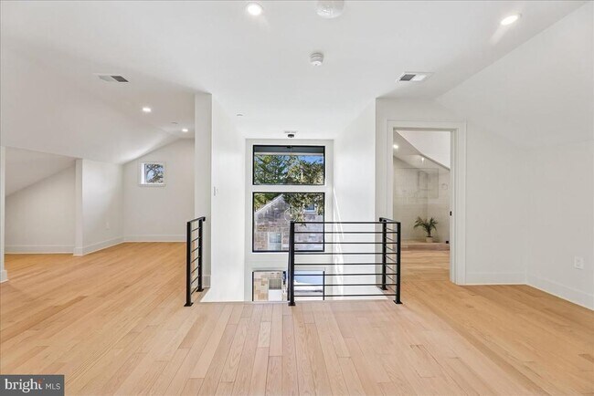 Building Photo - 4428 Albemarle St NW